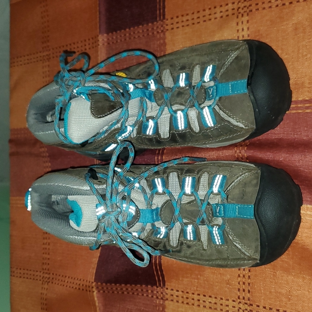 WOMENS KEEN WATERPROOF HIKERS